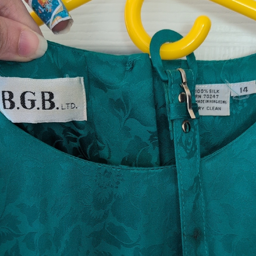 Elegant Green Dress W/ Shoulder Pads By B. G. B. LTD - Picture 2 of 4
